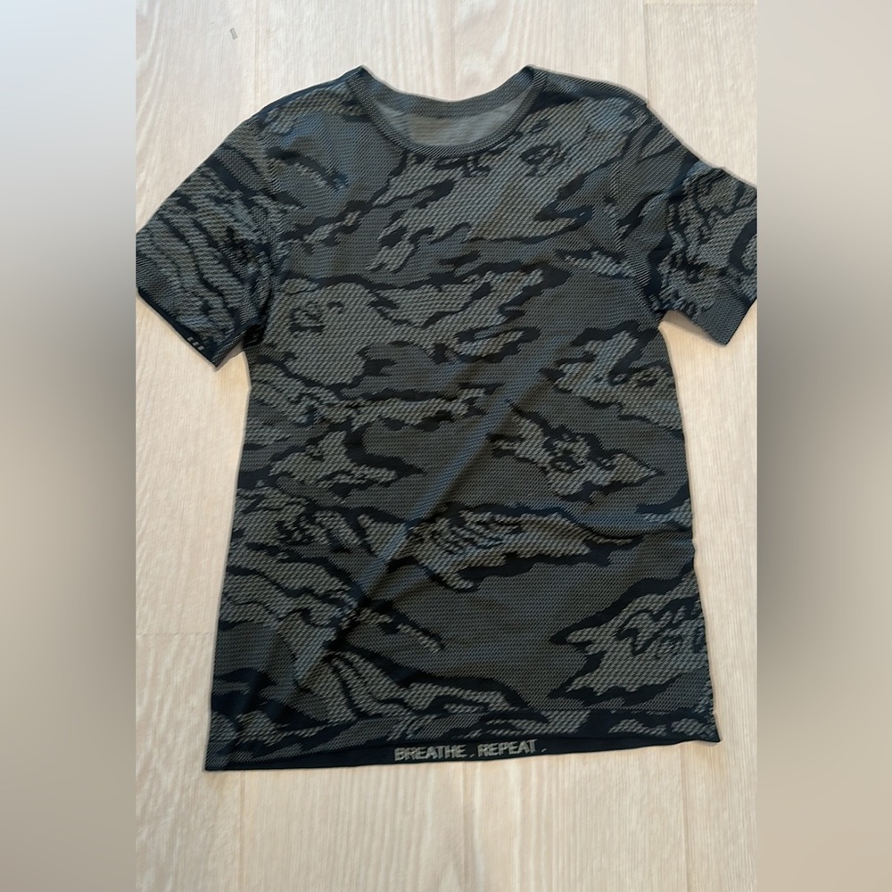 Lululemon Metal Vent Breathe Short Sleeve *City Edition
San Francisco